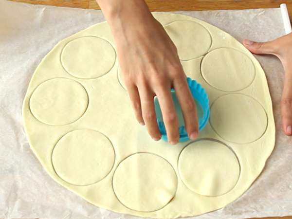 Pizza plnená mozzarellou - Príprava krok 2