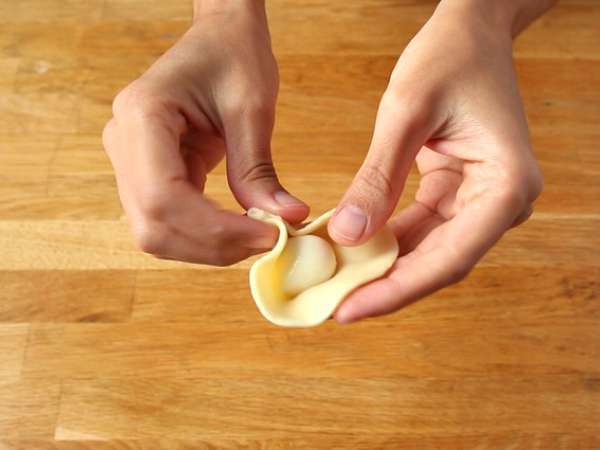 Pizza plnená mozzarellou - Príprava krok 3