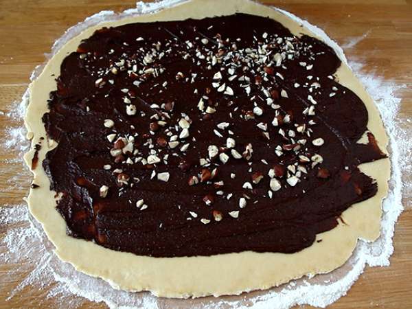 Brioška Babka s čokoládou a lieskovými orieškami - Príprava krok 5
