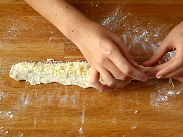 Mozzarella a rozmarínové praclíky - Príprava krok 4