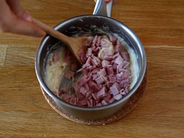 Palacinky plnené bešamelovou omáčkou, syrom a šunkou - Príprava krok 8