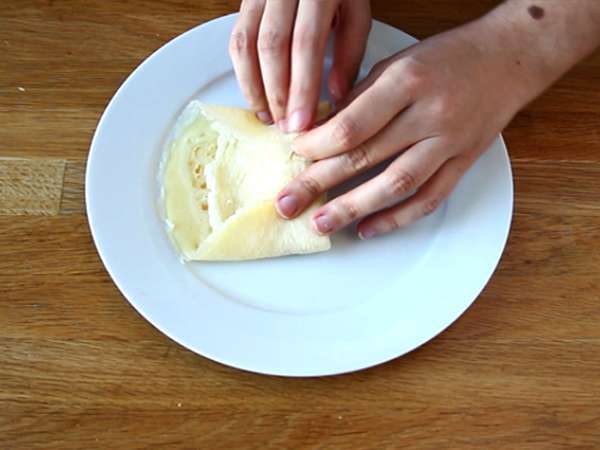 Palacinky plnené bešamelovou omáčkou, syrom a šunkou - Príprava krok 9