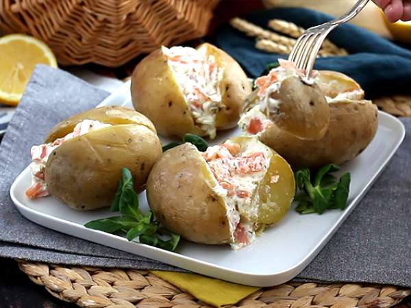 Zemiaky plnené údeným lososom a syrom fromage frais - Príprava krok 4