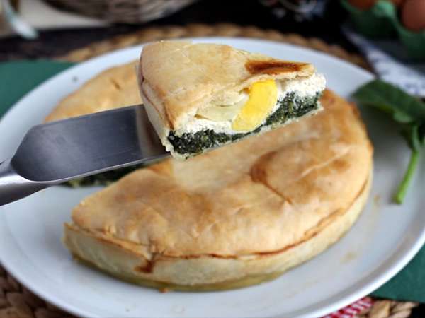 Špenátový, ricottový a vaječný koláč - talianska Torta Pasqualina - Príprava krok 9