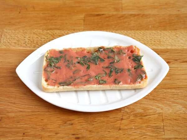 Panini s lososom, mozzarellou a kôprom - Príprava krok 1