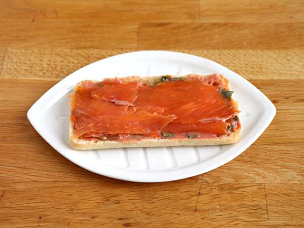 Panini s lososom, mozzarellou a kôprom - Príprava krok 2