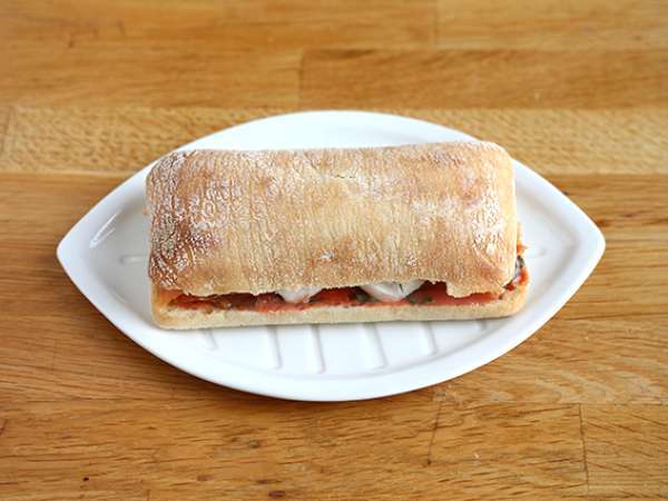 Panini s lososom, mozzarellou a kôprom - Príprava krok 4