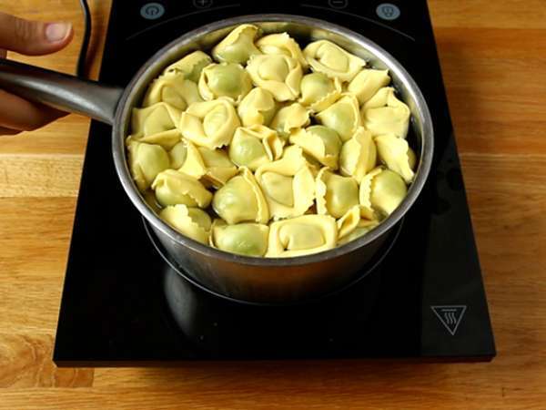 Tortellini a šalát s pestom - Príprava krok 1