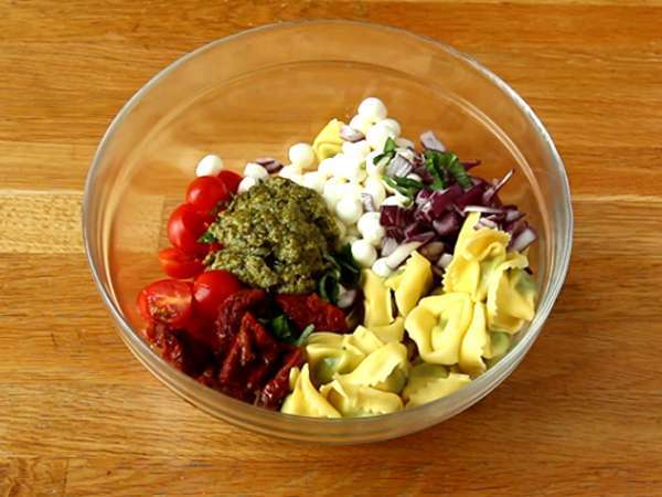 Tortellini a šalát s pestom - Príprava krok 3