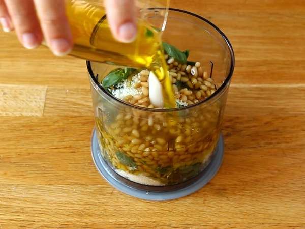 Domáce zelené pesto - pesto alla genovese - Príprava krok 2