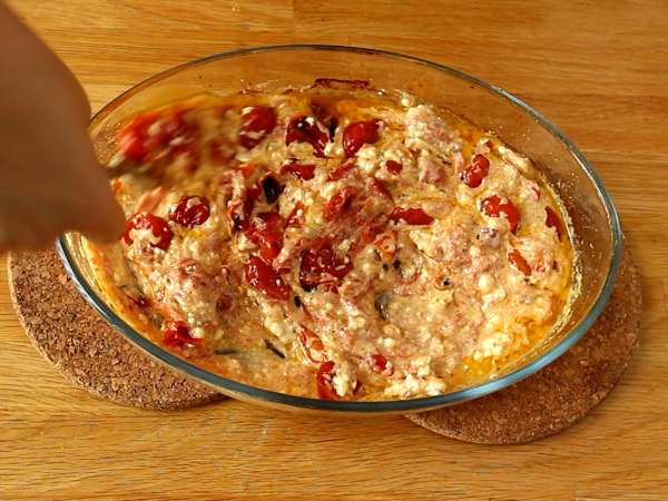 Tagliatelle feta cherry paradajky - pečené cestoviny s feta paradajkami - Príprava krok 6