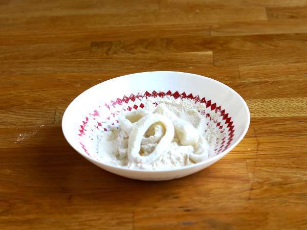 Calamares a la romana - chobotnice v cestíčku - Príprava krok 3