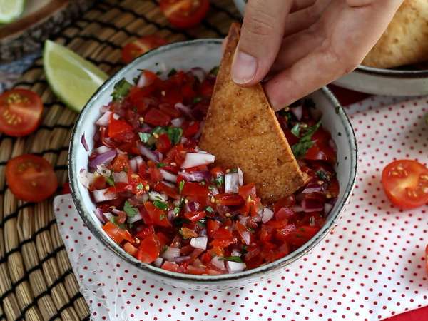 Pico de gallo a domáce tortillové čipsy - Príprava krok 6
