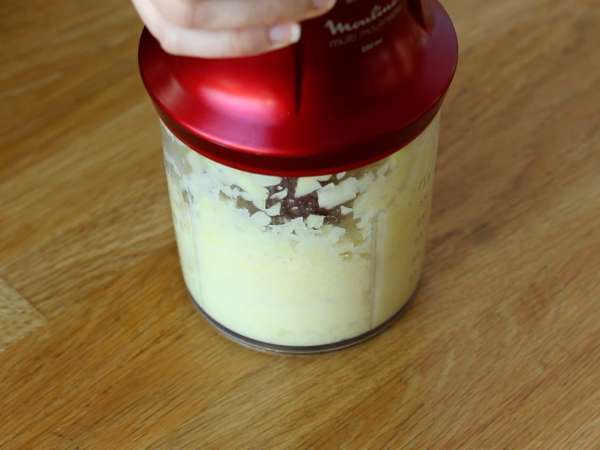 Sendvič so zemiakovými vafľami a raclette, dokonalé pohodlné jedlo - Príprava krok 1