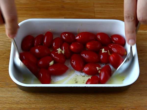 Bruschetta s pečenými paradajkami a burratou - Príprava krok 1