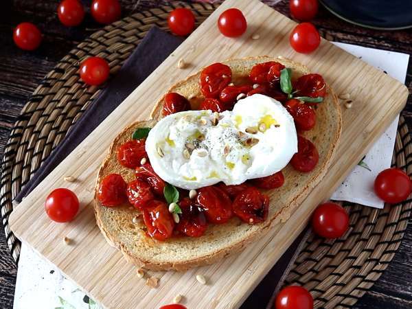Bruschetta s pečenými paradajkami a burratou - Príprava krok 5