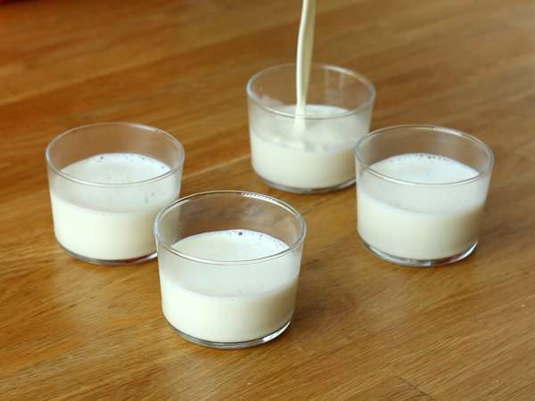 Vanilková panna cotta s figovou omáčkou - Príprava krok 4