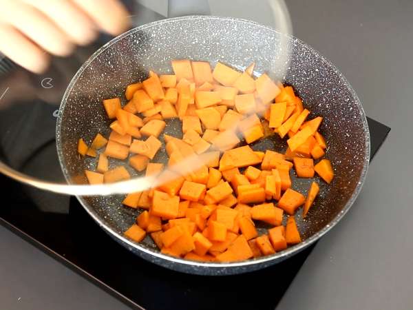 Karamelky, ravioly v tvare cukríkov s tekvicovou a ricottovou náplňou - Príprava krok 5