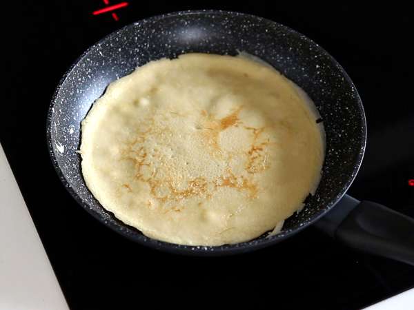 Palacinkový koláč v štýle tiramisu s kávou a kakaom - Príprava krok 1