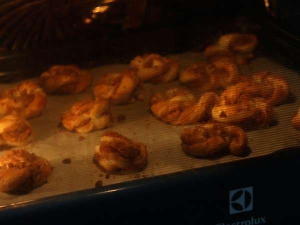 Sušienky z lístkového cesta Speculoos - rýchla a jednoduchá príprava - Príprava krok 6