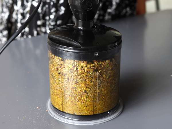 Pistáciové pesto, jednoduchá a chutná omáčka - Príprava krok 2