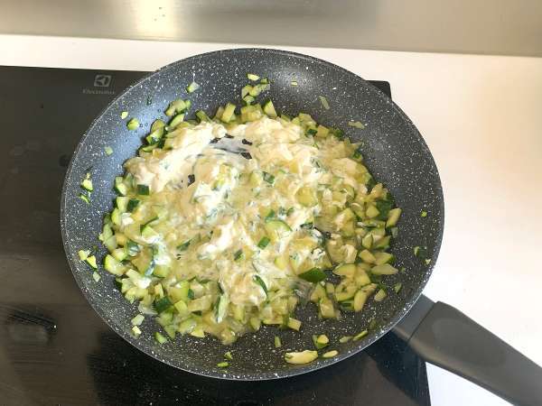 Krémové cestoviny s cuketou, chutný a veľmi rýchly recept - Príprava krok 4