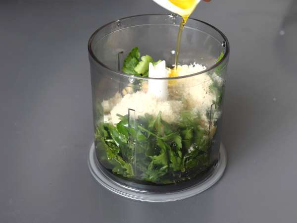 Petržlenové a arašidové pesto, explózia chutí - Príprava krok 2