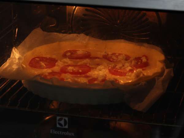 Vegetariánsky koláč s paradajkami a fetou, ideálny na piknik! - Príprava krok 5