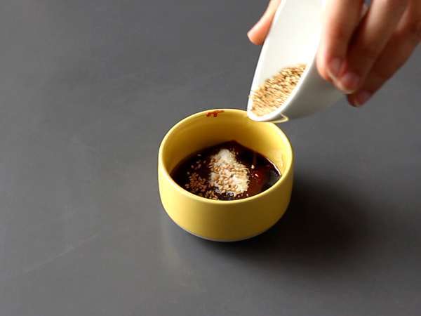 Pikantná kórejská omáčka gochujang na Bibimbap - Príprava krok 1