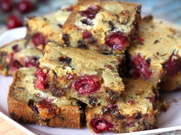 Blondie čerešne a čokoláda, dokonalý chrumkavý a fondánový koláč - Príprava krok 6