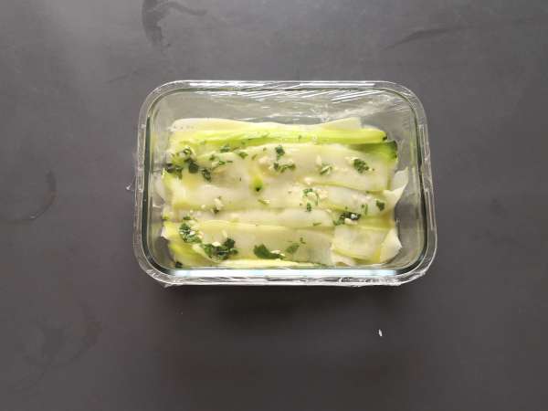 Marinované cukety, dokonalé zeleninové carpaccio na leto! - Príprava krok 6