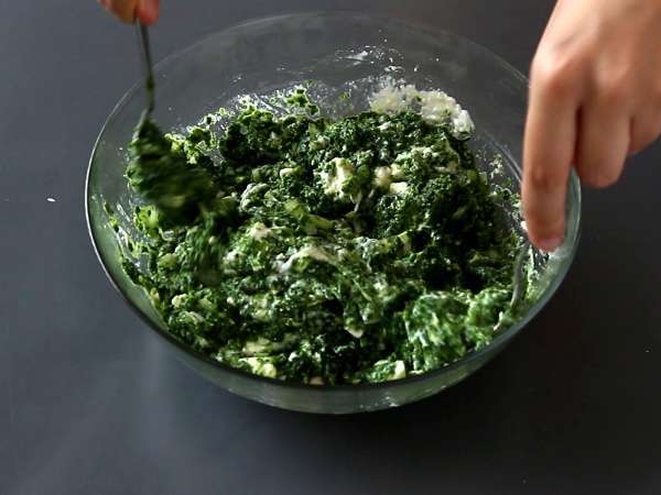 Spanakopita, veľmi jednoduchý grécky koláč so špenátom a syrom feta - Príprava krok 5