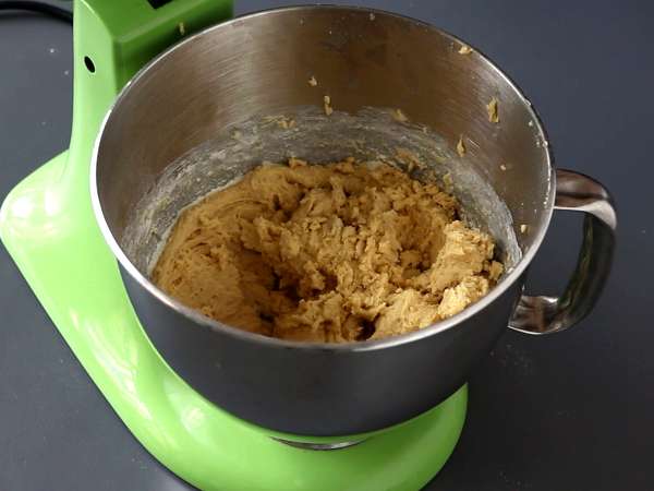 XXL lieskové oriešky, mliečna čokoláda a pralinky - Príprava krok 3