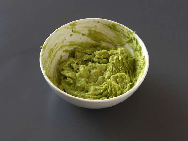 Patacones, kolumbijské toasty s guacamole a paradajkami - Príprava krok 2