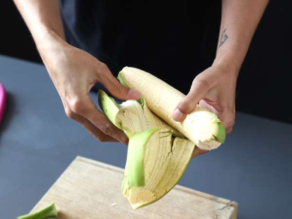 Patacones, kolumbijské toasty s guacamole a paradajkami - Príprava krok 6