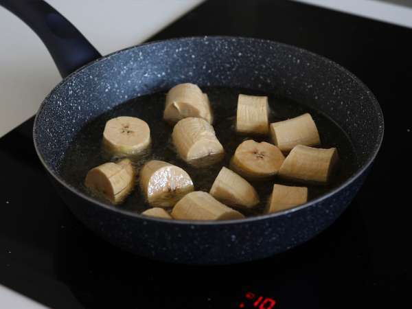 Patacones, kolumbijské toasty s guacamole a paradajkami - Príprava krok 7
