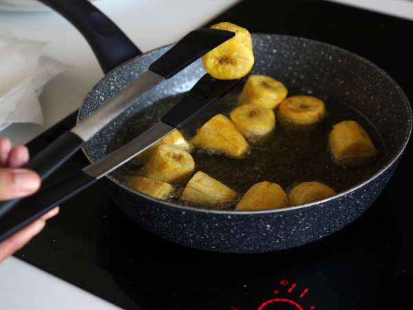 Patacones, kolumbijské toasty s guacamole a paradajkami - Príprava krok 8
