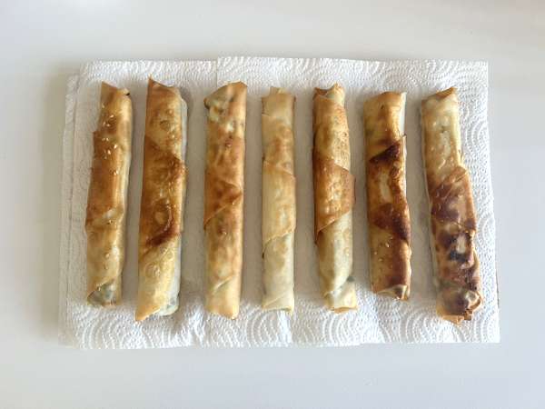 Börek so syrom feta a petržlenovou vňaťou - Príprava krok 4