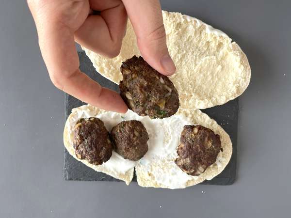 Köfte - turecké mäsové guľky v chlebe - Príprava krok 1
