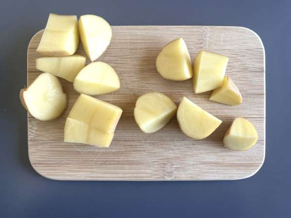 Zemiaky pečené v rúre, klasický a jednoduchý recept - Príprava krok 1