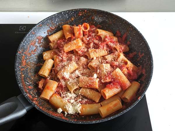 Pasta all'amatriciana, tradičný recept vysvetlený krok za krokom - Príprava krok 9