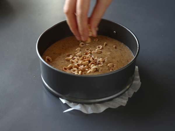 Noisetier, chrumkavý, topiaci sa lieskovoorieškový koláč s 5 ingredienciami! - Príprava krok 3