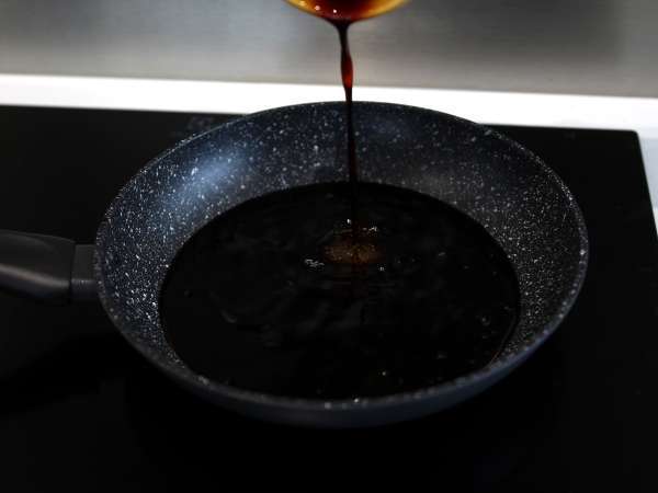 Domáca teriyaki omáčka, ideálna k lososovi a kuraciemu mäsu! - Príprava krok 2
