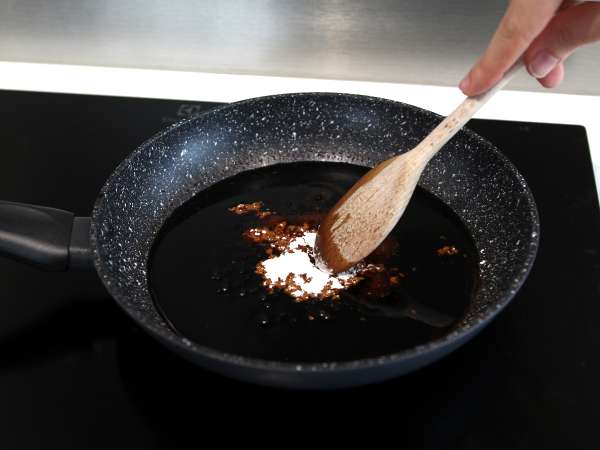 Domáca teriyaki omáčka, ideálna k lososovi a kuraciemu mäsu! - Príprava krok 4