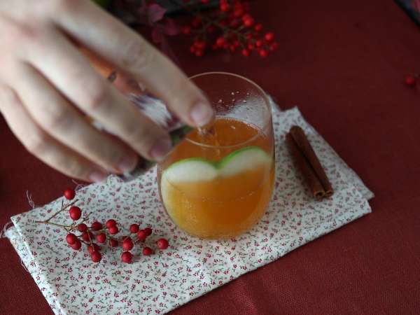 Pumpkin Spritz, pikantný koktail s tekvicovým sirupom! - Príprava krok 3