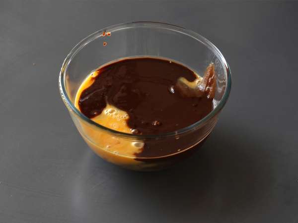 EXTRA FONDANTNÝ čokoládový a gaštanový krémový koláč len zo 4 ingrediencií - Príprava krok 1
