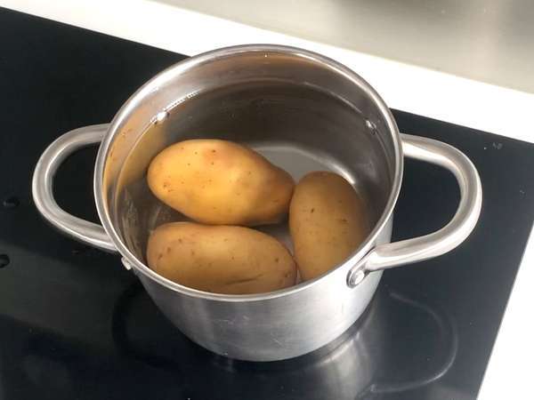 Gnocchi alla Sorrentina na panvici: rýchly a šťavnatý recept, ktorý všetci milujú! - Príprava krok 1