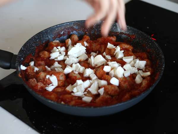 Gnocchi alla Sorrentina na panvici: rýchly a šťavnatý recept, ktorý všetci milujú! - Príprava krok 9