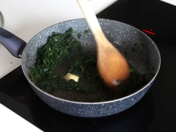 Conchiglioni plnené ricottou a špenátom: neodolateľné pečené vegetariánske jedlo - Príprava krok 2