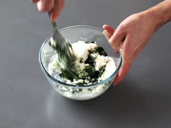 Conchiglioni plnené ricottou a špenátom: neodolateľné pečené vegetariánske jedlo - Príprava krok 4